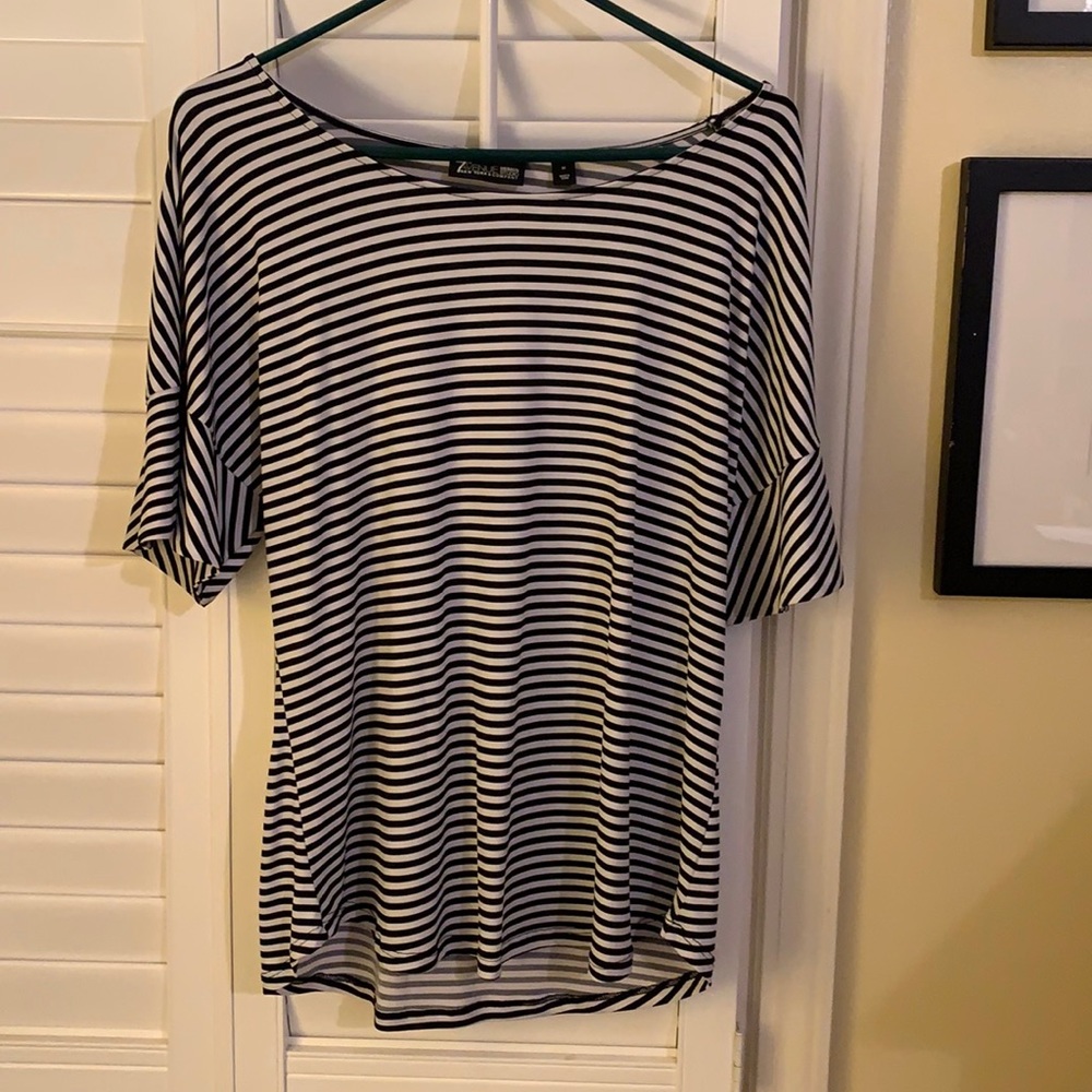 7th Avenue New York & Company black and white top